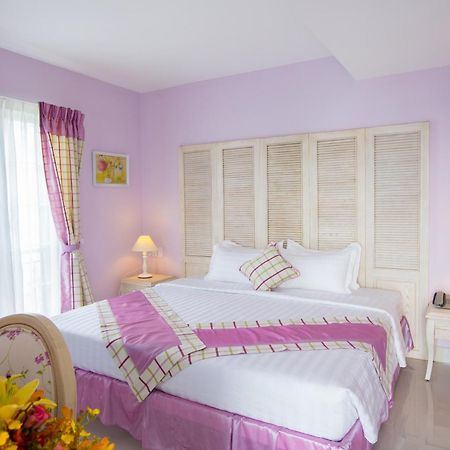 Hotel L'Odeon Phu My Hung Хошимин Номер фото