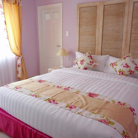 Hotel L'Odeon Phu My Hung Хошимин Номер фото